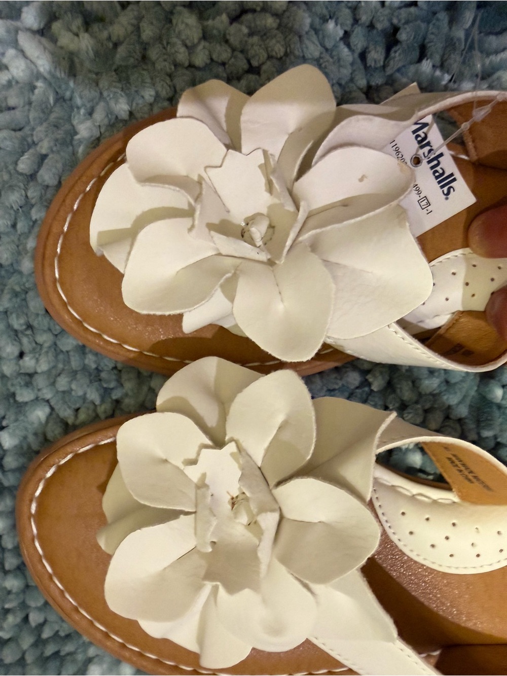 boc White Floral Thong Sandals - Picture 3 of 4